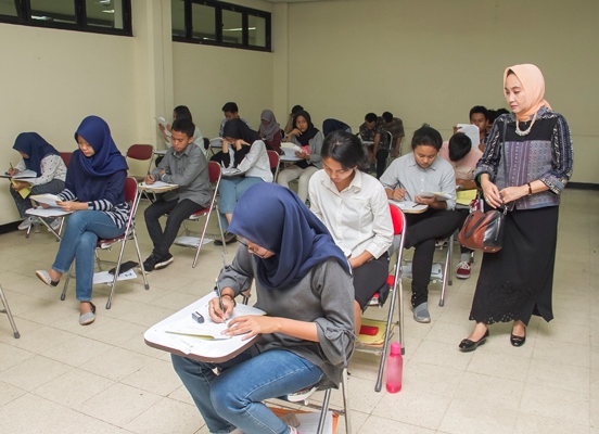 Rektorat UGM  menyediakan kuota 30% untuk ajang persaingan masuk para siswa dari luar Jawa (Foto Fajar Nugroho/KAGAMA)