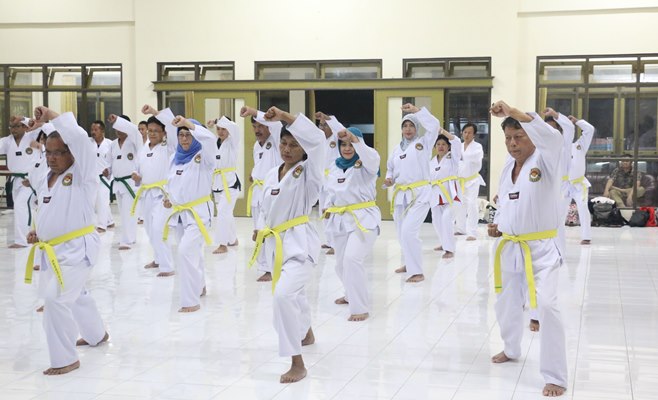 Peserta UKT Taekwondoin FU (Foto Wempi Gunarto/KAGAMA)