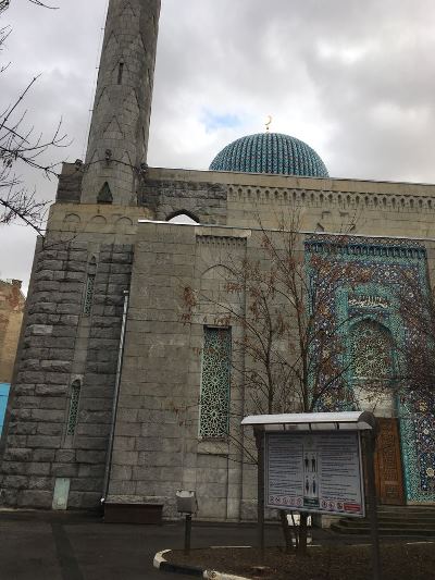 Salah satu sisi bangunan Masjid Soekarno di Saint Petersburg./foto M. Wahid Supriyadi.
