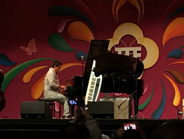 Sang Maestro Jazz Indra Lesmana memukau publik di ajang Tong Tong Fair 2017 atau Festival Tong Tong 2017 di Maliveld, Den Haag, Belanda (Foto ISTIMEWA)