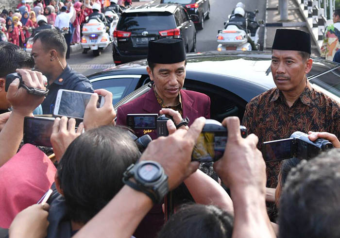 Presiden Joko Widodo siap menindak tegas para pelalu persekusi karena sangat bertentangan dengan azas-azas hukum di Tanah Air.
