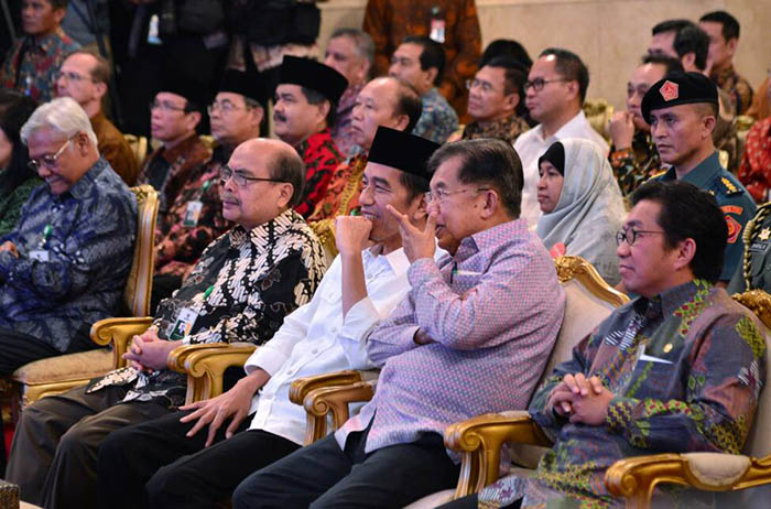 Presiden Joko Widodo dan Wakil Presiden Jusuf Kalla mengajak sebanyak mungkin lapisan masyarakat untuk ikut dalam kampanye zakat dan menjadi agen zakat bagi masyarakat di semua lapisan.