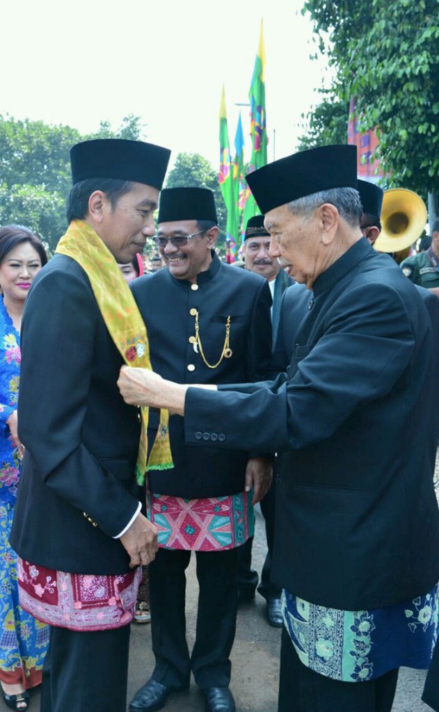 Kepala Negara disambut etua Umum Badan Musyawarah (Bamus) Masyarakat Betawi Zainuddin.