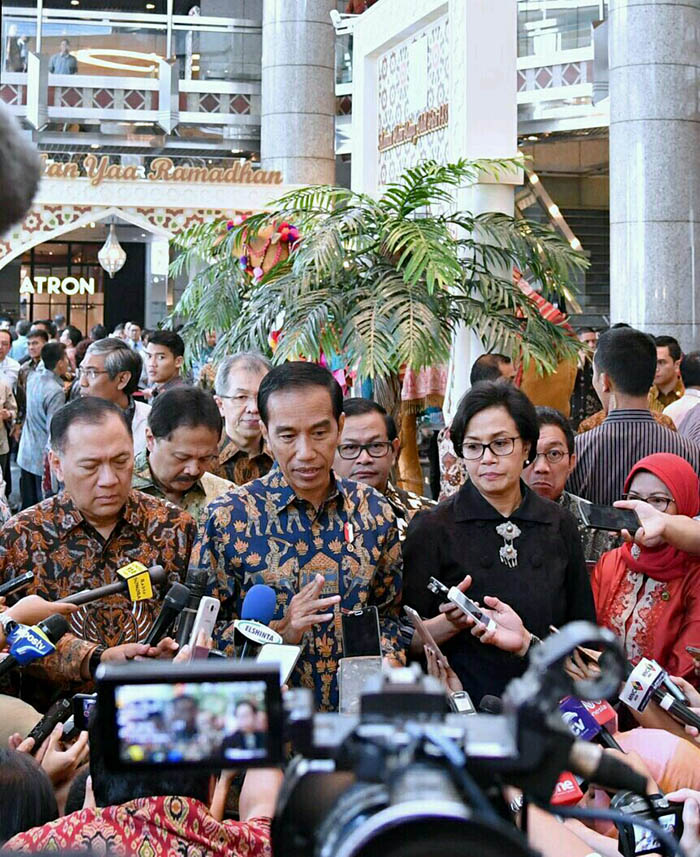 Di depan awak media, Presiden  Joko WIdodo menyatakan bahwa pasar menilai negara kita, Indonesia ini memiliki prospek yang bagus untuk berinvestasi.