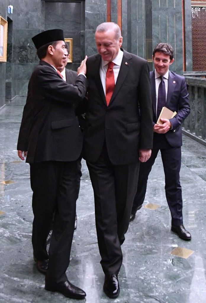 Keakraban Presiden Joko Widodo dengan Presiden Recep Tayyip Erdogan seperti hubungan antara dua sahabat lama.