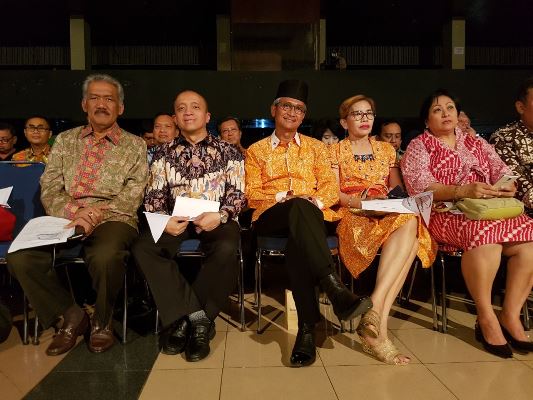 (ki-ka) GBPH Prabukusumo,  Bambang Hendroyono (Sekjen Kemenhut),  Bambang Supriyambodo (Komisaris PT Pupuk Kaltim) dan istri,  Sri Adiningsih (Wantimpres) (Foto ISTIMEWA)
