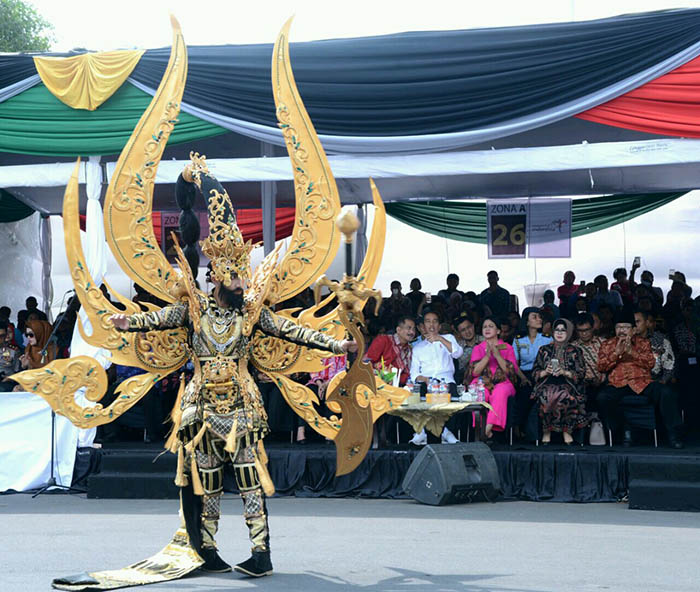 Presiden Joko Widodo mengajak bersama untuk mempromosikan karnaval ini.