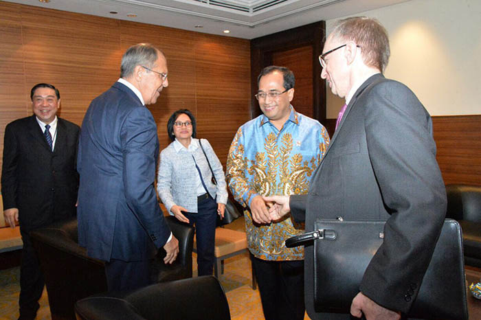 Menteri Perhubungan Budi Karya Sumadi menerima delegasi Rusia yang dipimpin Menteri Luar Negeri Sergey  Lavrov yang menawarkan pesawat komersial MC-21 kepada Indonesia.