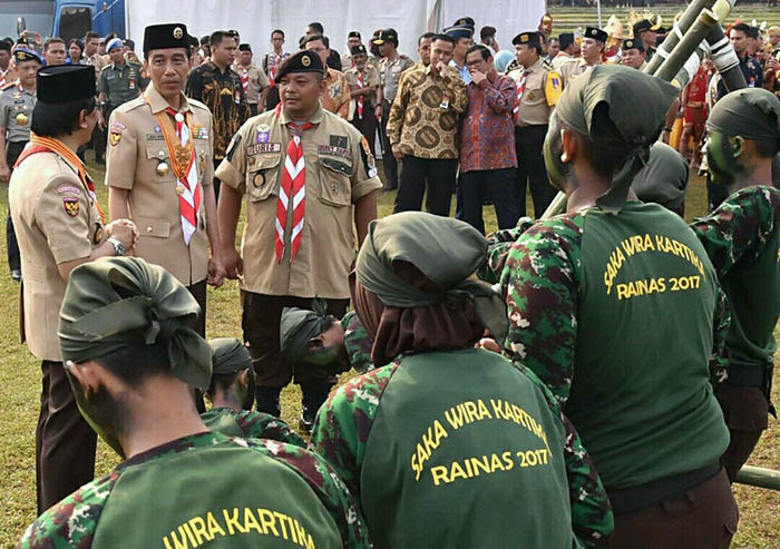 Presiden Joko Widodo ingin  gerakan Pramuka berani dalam melakukan terobosan dan tidak terjebak dalam rutinitas yang monoton.