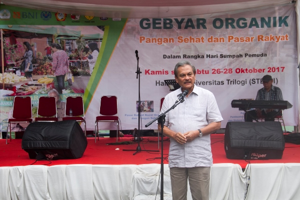 Rektor Universitas Trilogi Jakarta, Soebijakto Tjakra Werdaya menyampaikan sambutan [Foto Fajar Nugroho/KAGAMA]