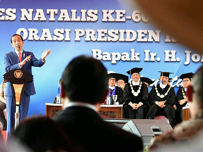 Presiden Joko Widodo menyampaikan alasannya giat membangun infrastruktur di Tanah Air.