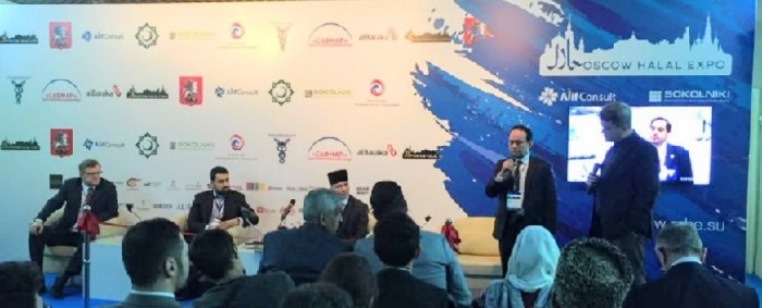 Riyanto Sofyan selaku Ketua Tim Percepatan Pengembangan Pariwisata Halal Kementerian Pariwisata RI menyampaikan potensi Pariwisata Halal Indonesia pada Moscow Halal Expo 2017 [Foto ISTIMEWA]