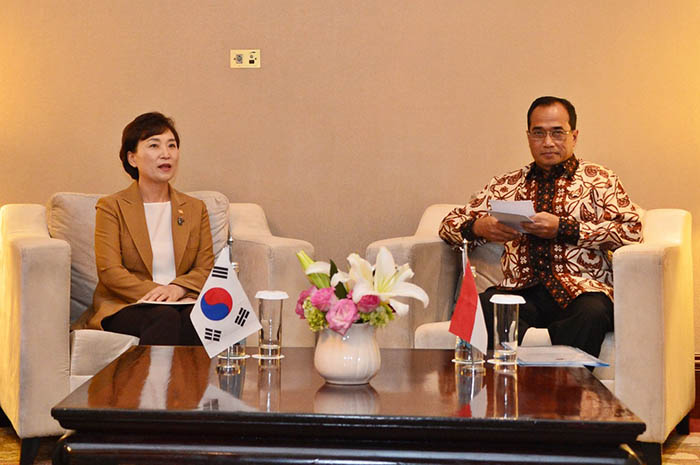 Menteri Perhubungan Bdui Karya Sumadi  dan Menteri Pertanahan, Infrastruktur dan Transportasi Korea Selatan Kim Hyun-mee sepakat kerjasama  terkait pembiayaan sejumlah proyek infrastruktur transportasi di Indonesia.