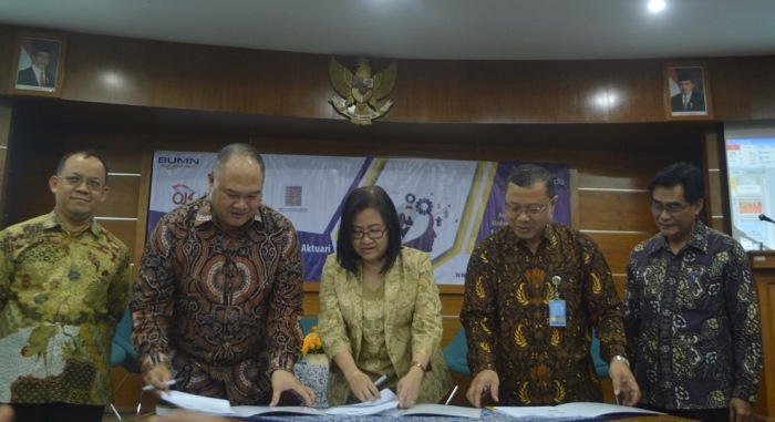 Penandatanganan MoU dari Fakultas MIPA UGM, PT Asuransi Jasa Indonesia (Jasindo) dan Persatuan Aktuaris Indonesia (PAI) [Foto Dok. Humas UGM]