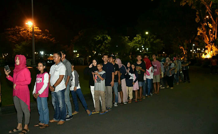 Presiden Joko Wiidodo menerima dan menjamu masyarakat di Gedung Agung Istana Kepresidenan Yogyakarta.