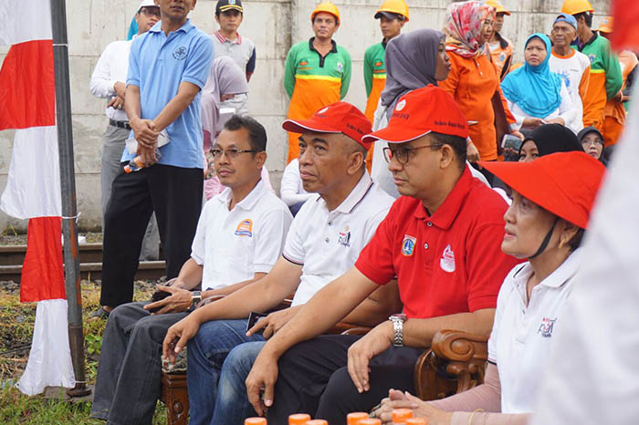 Pengurus Pengda KAGAMA DKI bersama Gubernur DKI Jakarta Anies Baswedan.