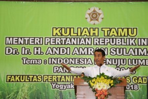 Menurut Menteri Pertanian Andi Amran Sulaiman, Indonesia menjadi lumbung beras dunia bukan hal mustahil