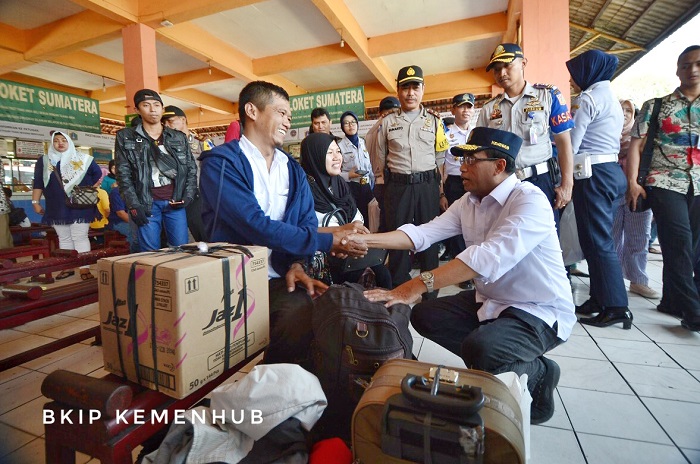 Menteri Perhubungan Budi Karya Sumadi  mengapresiasi kinerja Kepolisian maupun petugas keamanan yang sudah memberikan rasa aman bagi para penumpang di terminal.