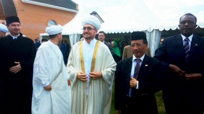 Dubes Wahid dan Ravil Gaynutdin, Ketua Dewan Mufti Rusia pada peresmian masjid di Solnechnogorsk, Moskow Region.