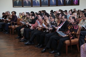 5 Menteri Kabinet Kerja Indonesia YANG HADIR: Menteri Sekretaris Negara, Menteri Luar Negeri, Menteri Dalam Negeri, Menteri Tenaga Kerja dan Menteri Perhubungan.(Foto: Humas UGM)