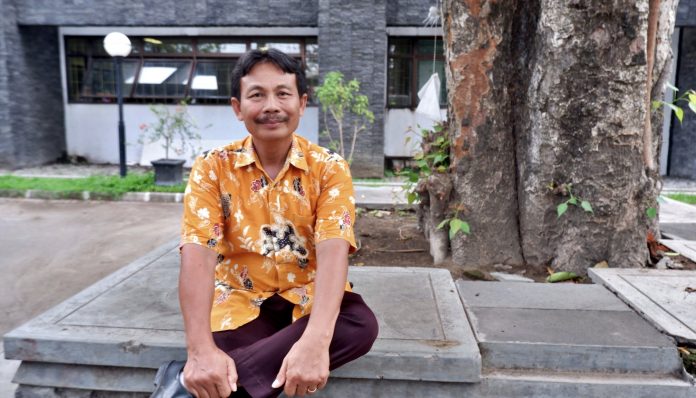 Kehidupan semasa kecil dan kekayaan ilmunya selama puluhan tahun belajar di dunia pertanian dan perikanan, semakin membuat Djumanto mantap menularkan ilmunya kepada masyarakat. Foto: Kinanthi