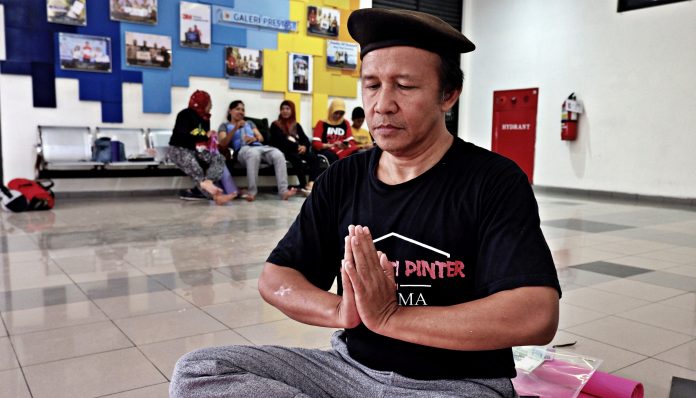 Komunitas KAGAMA Yoga berawal dari kegiatan rutin yang dilakukan Patah Ansori. Foto: Tsalis