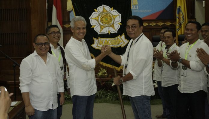 I Gusti Ngurah Diatmika dilantik sebagai Ketua Pengda KAGAMA Bali masa bakti 2020-2025. Foto: Tim Dok Musda