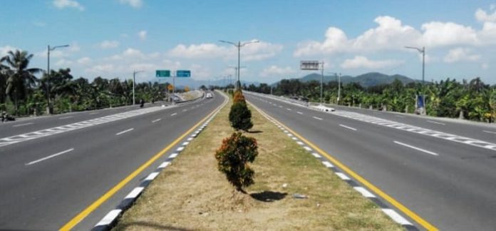 Pembangunan jalan Bypass BIL sepanjang 17,4 kilometer akan meningkatkan konektivitas dari Bandara BIL ke Kawasan Wisata Mandalika dengan anggaran Rp814 miliar dan masa pelaksanaan tahun 2020 hingga 2021. Foto: Kementerian PUPR