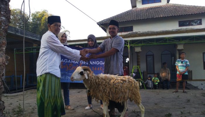 KAGAMA Gelanggang membuka donasi untuk penyaluran hewan kurban untuk masyarakat di lereng Gunung Merapi. Foto: KAGAMA Gelanggang