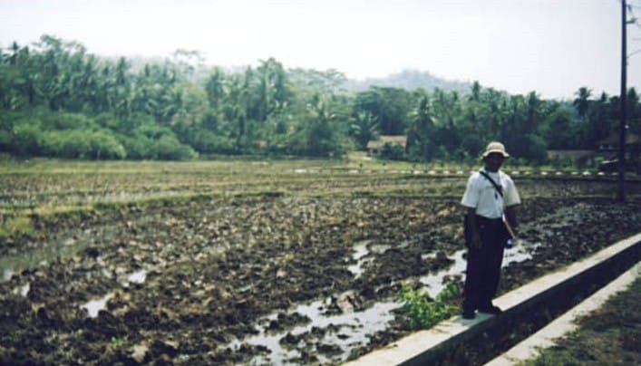 Kajian lapangan untuk penyusunan tesis di daerah Kalibawang Kulon Progo. Foto: Bidana