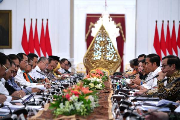 Para menteri dan jajaran Kabinet Kerja mendapat apresiasi dari Presiden Joko Widodo atas kinerja mereka yang berhasil menjaga stabilitas harga bahan pokok menjelang Lebaran 2017 (Foto ISTIMEWA)