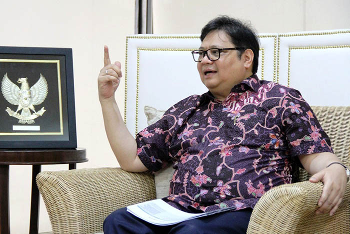 Menteri Perindustrian Airlangga Hartarto ingin menciptakan unit wirausaha industri di lingkungan Pondok Pesantren.