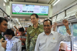 Menhub berharap, melalui pengoperasian KRL lintas Bekasi-Cikarang dan Stasiun Bekasi Timur ini dapat menunjang kenyamanan, keamanan dan keselamatan penumpang KRL. (Foto: Kabirkom Kemenhub)