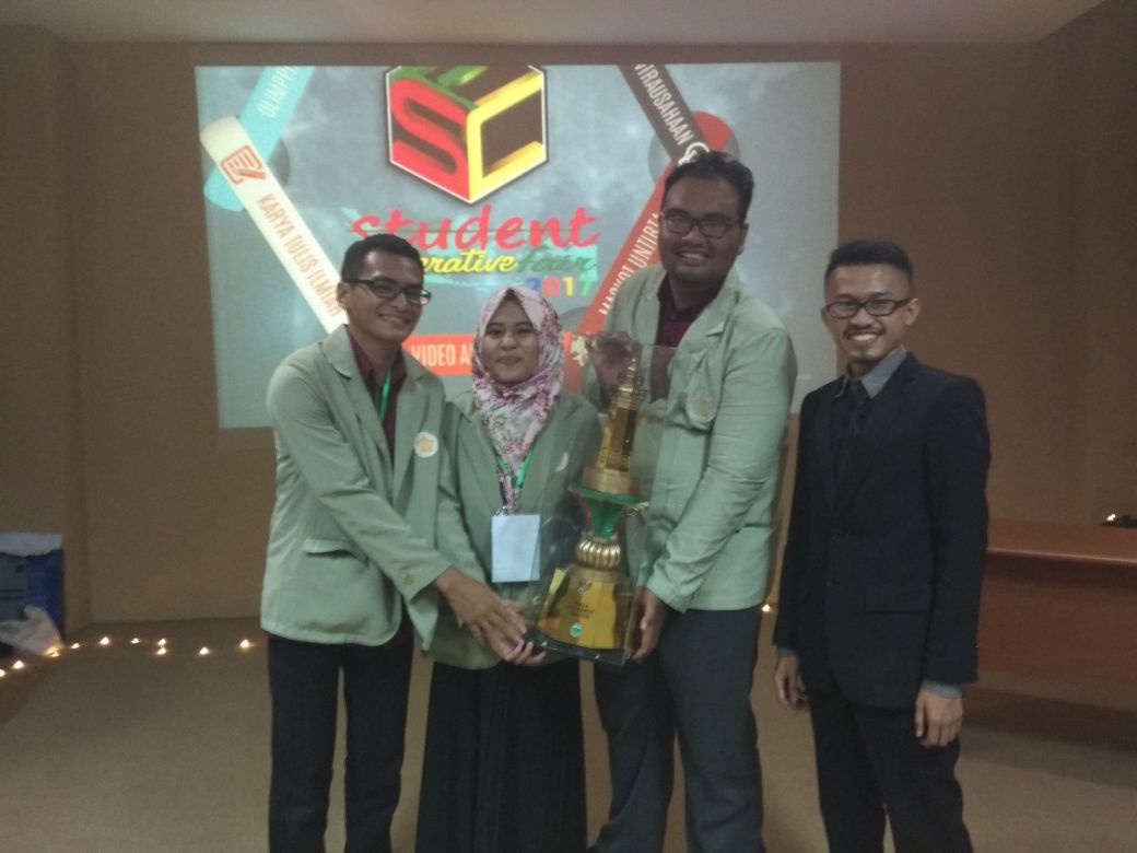 Delegasi Koperasi Kopma UGM meraih juara dan menjadi Best Delegate dalam Olimpiade Koperasi Student Cooperative Fair