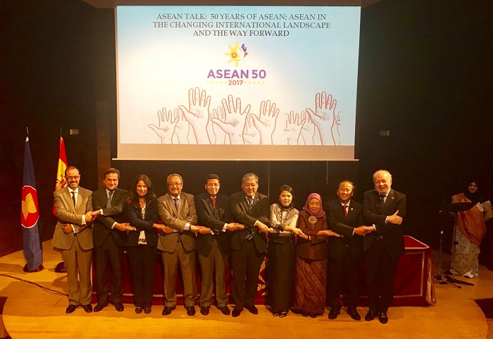 ASEAN Day: 50 Years of ASEAN, ASEAN in The Canging International Landscape and The Way Forward. (Foto: KBRI Madrid)