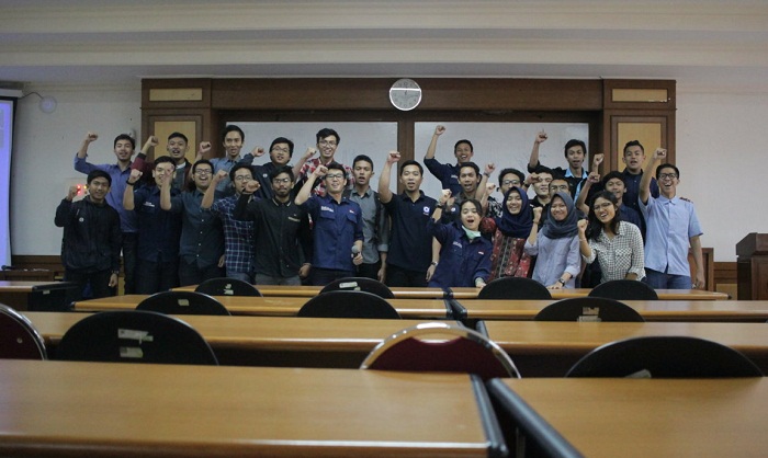 Alumni Teknik Mesin 2012 Adakan Program Beasiswa Pendidikan. (Foto: Dok DTMI)