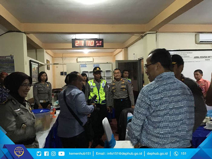 Menteri Perhubungan Budi Karya Sumadi menghargai kerja keras petugas lapangan.