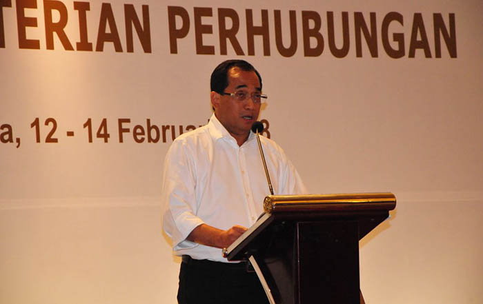 Menteri Perhubungan Budi Karya Sumadi mengingatkan para pegawai di Kementerian Perhubungan agar tidak korupsi dalam mengerjakan berbagai proyek.