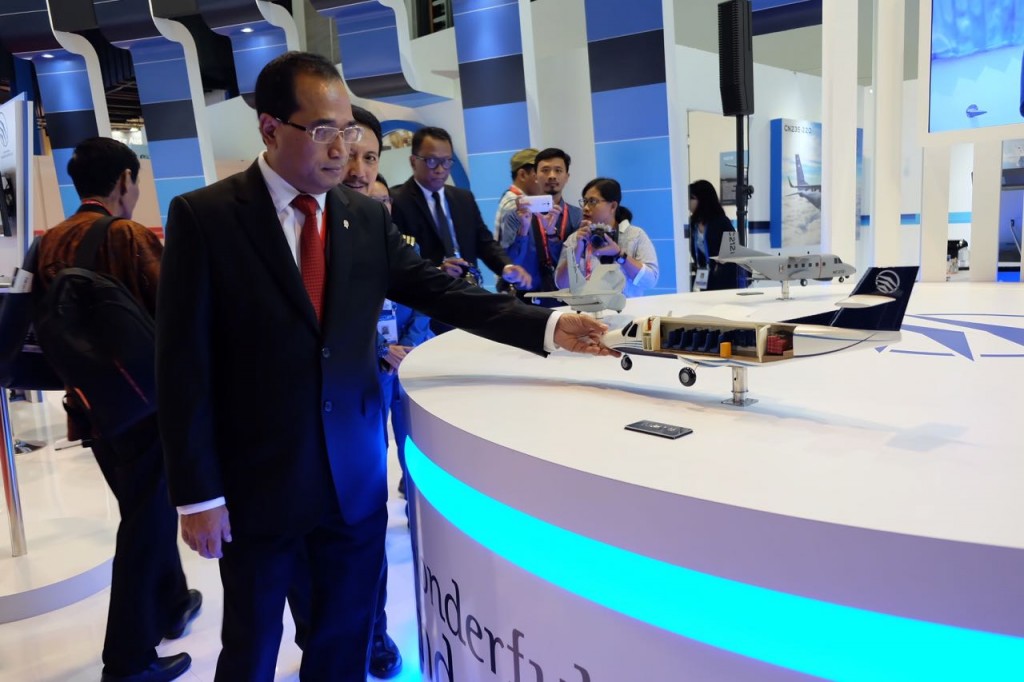 Menteri Perhubungan Budi Karya Sumadi aktif mempromosikan pesawat N219 ke mancanegara.