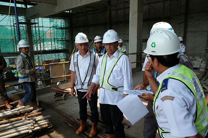 Menteri Perhubungan Budi Karya Sumadi berjanji segera melakukan penyelesaian dengan stakeholder pemilik-pemilik tanah.