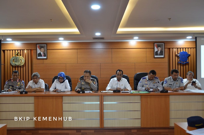 Menteri Perhubungan Budi Karya Sumadi meminta kepada para operator masing-masing rest area agar meningkatkan fasilitas yang ada.