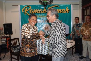 UGM, kata Rektor, siap mendukung penuh kegiatan-kegiatan Kagama Riau melalui lembaga-lembaga dan sumberdaya yang tersedia di UGM. (Foto: Dok. Tomo)
