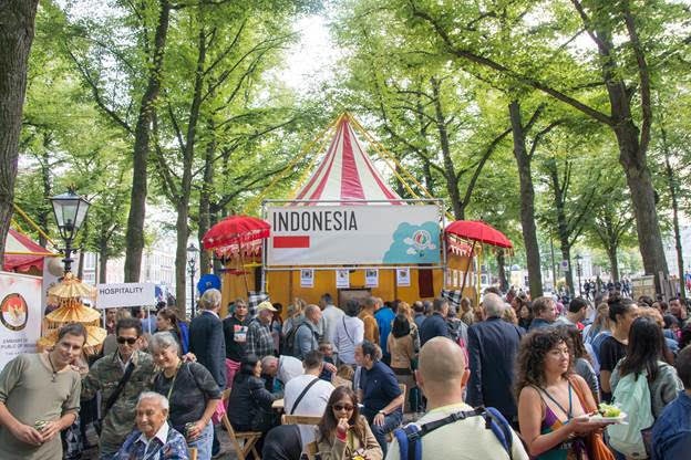 Tenda Indonesia juga meninggalkan kesan tersendiri bagi para pengunjung International Market Embassy Festival. Foto : KBRI Den Haag