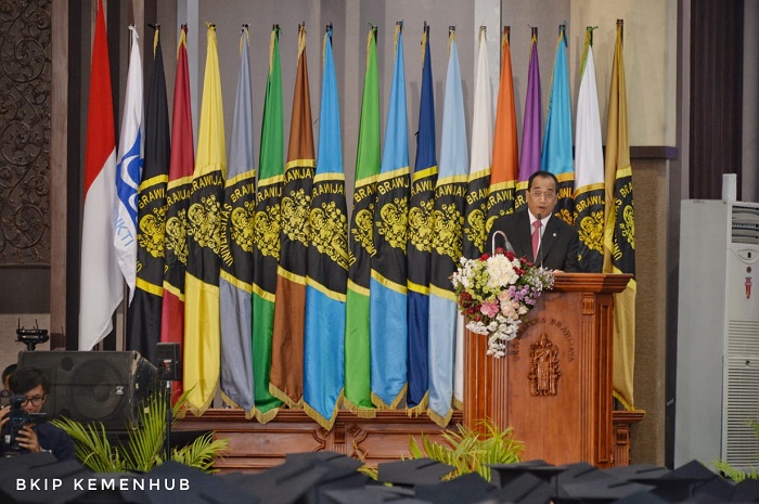 Menteri Perhubungan Budi Karya Sumadi berharap akan ada program studi transportasi di 10 universitas di Indonesia dalam dua tahun mendatang. Foto : Kemenhub