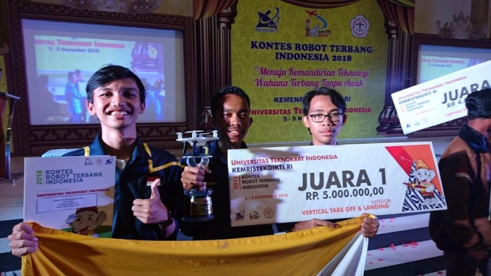 UGM Juara Umum Kontes Robot Terbang Indonesia 2018.(Foto: Humas UGM)