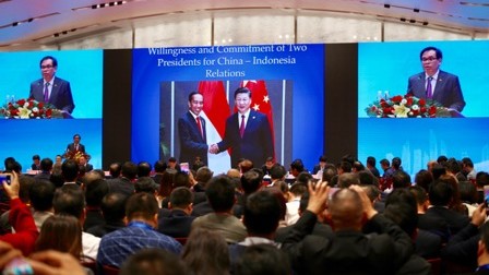 Duta Besar RI sampaikan keynote speech di hadapan 500 pengusaha Tiongkok.(Foto: KBRI Beijing)