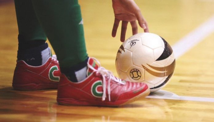 Cara Mudah Merawat Sepatu Futsal.(Foto: planetolahraga.com)