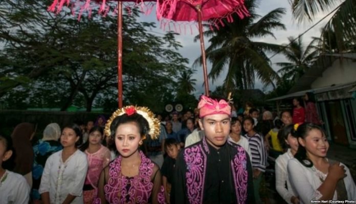 Peran pemimpin agama dan adat cukup besar dalam menentukan perkawinan anak.(Foto: voaindonesia.com)