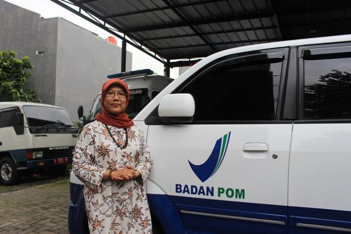 Dewi Prawitasari punya jiwa petualang sehingga tidak takut menjelajah hutan belantara Kalimantan Tengah. Foto : Josep/KAGAMA