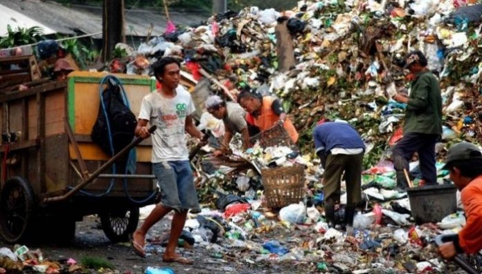 Komposisi sampah di Indonesia didominasi oleh sampah rumah tangga.(Foto: uad.ac.id)